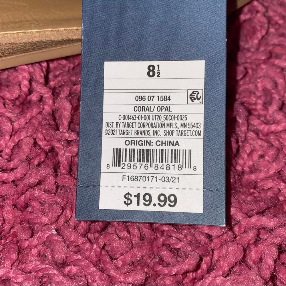 New Universal Thread Pink Sandals - Picture 2 of 3